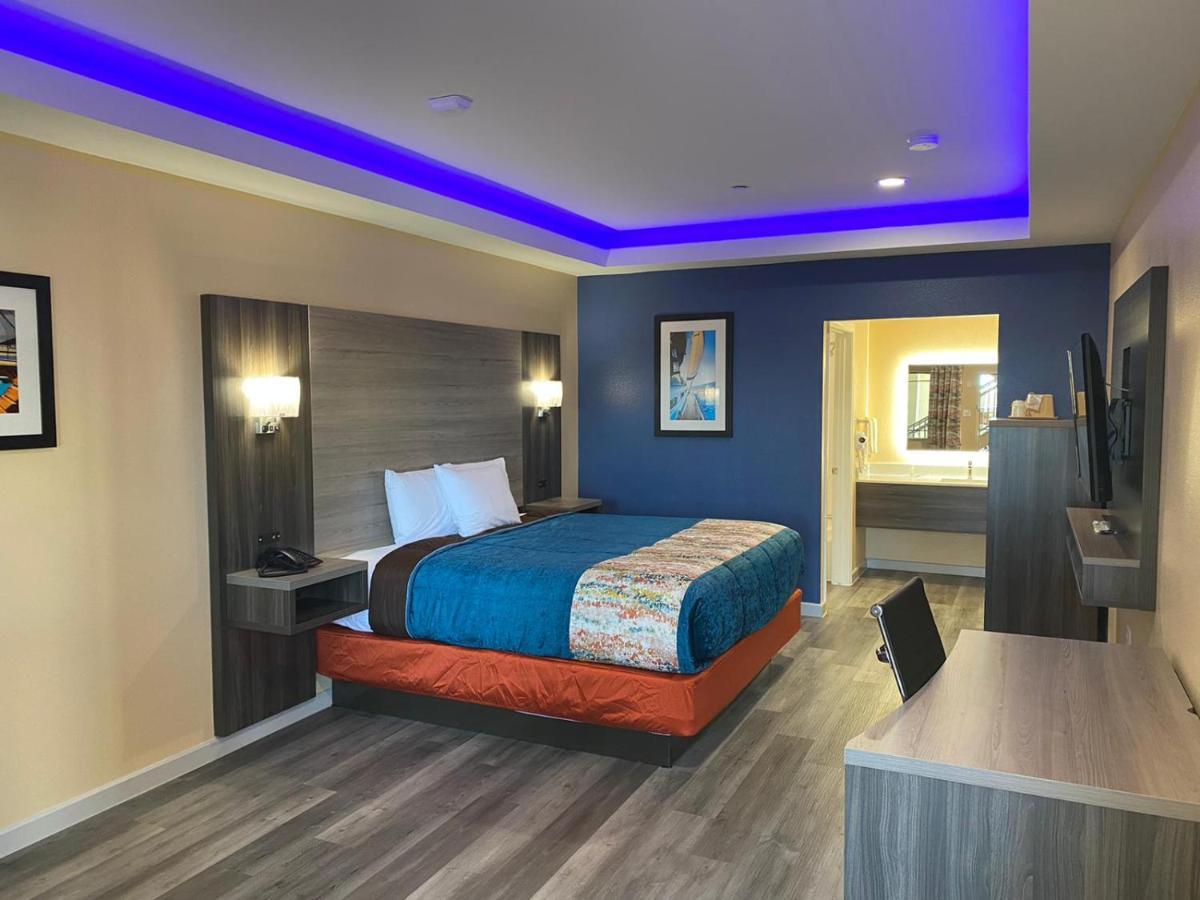 Scottish Inn & Suites Houston Willowbrook מראה חיצוני תמונה