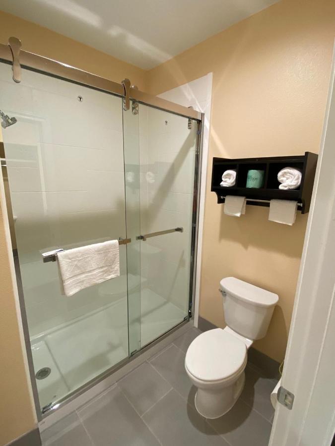Scottish Inn & Suites Houston Willowbrook מראה חיצוני תמונה